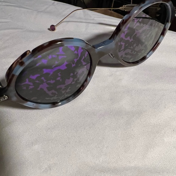 Gold / Lens Color: Blue
Frame Material: Plastic (Acetate)/Metal

Made in Italy - Picture 7 of 7